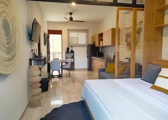 Tropical Escape In A Cozy Paam Cheel