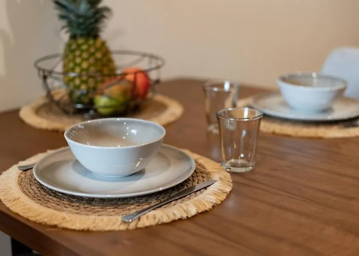 Tropical Escape In A Cozy Paam Cheel